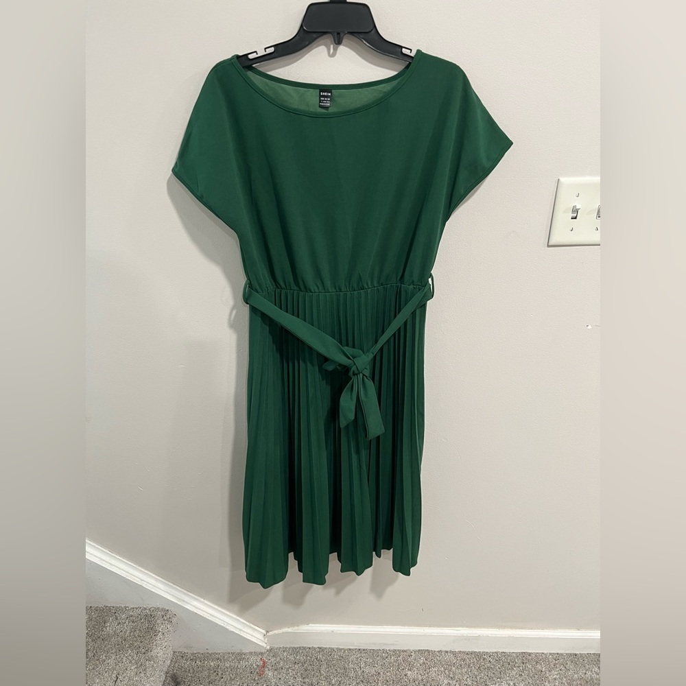 SHEIN MIDI Belteld Pleated Dress